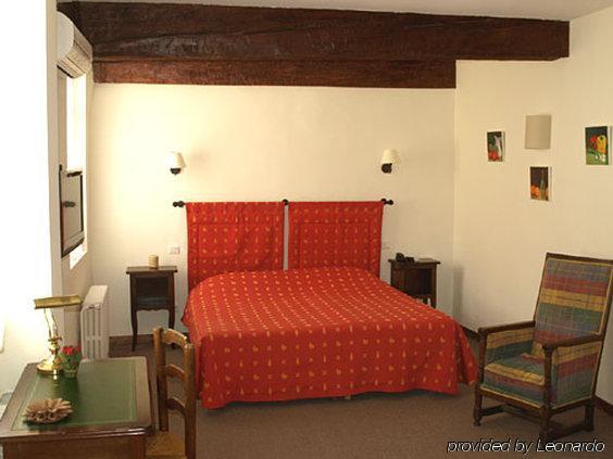 Lou Cigaloun Hotel Orange  Room photo